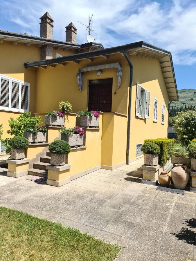 La Finestra Su Spello Apartment Exterior foto